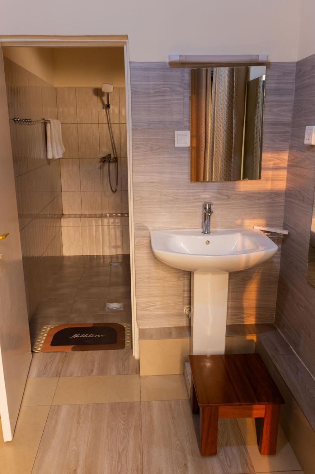 Comfort B&B Kigali Ngoại thất bức ảnh